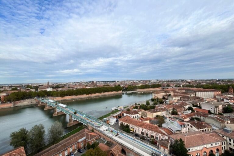 Toulouse : en plein centre-ville, les immeubles s’effritent un à un