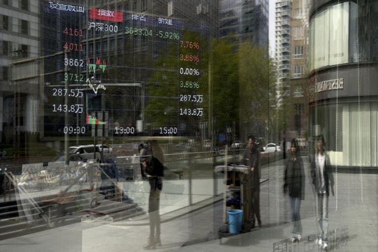 Vidéo - Les marchés asiatiques reculent avant l’entrée en vigueur des nouveaux tarifs