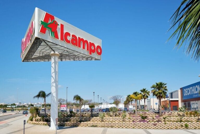 Auchan coupe encore dans ses effectifs, cette fois en Espagne