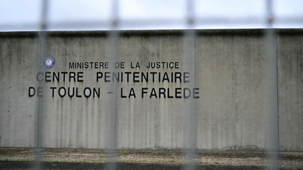 Attaques de prisons : 21 suspects face à la justice pour des faits relevant du grand banditisme