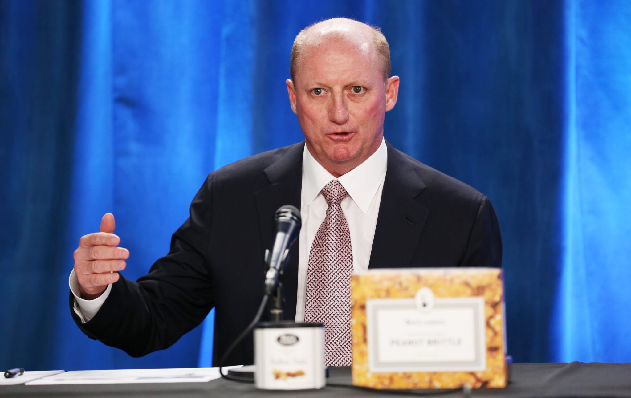 Greg Abel, l’homme discret qui succédera à Warren Buffett à la tête de Berkshire Hathaway