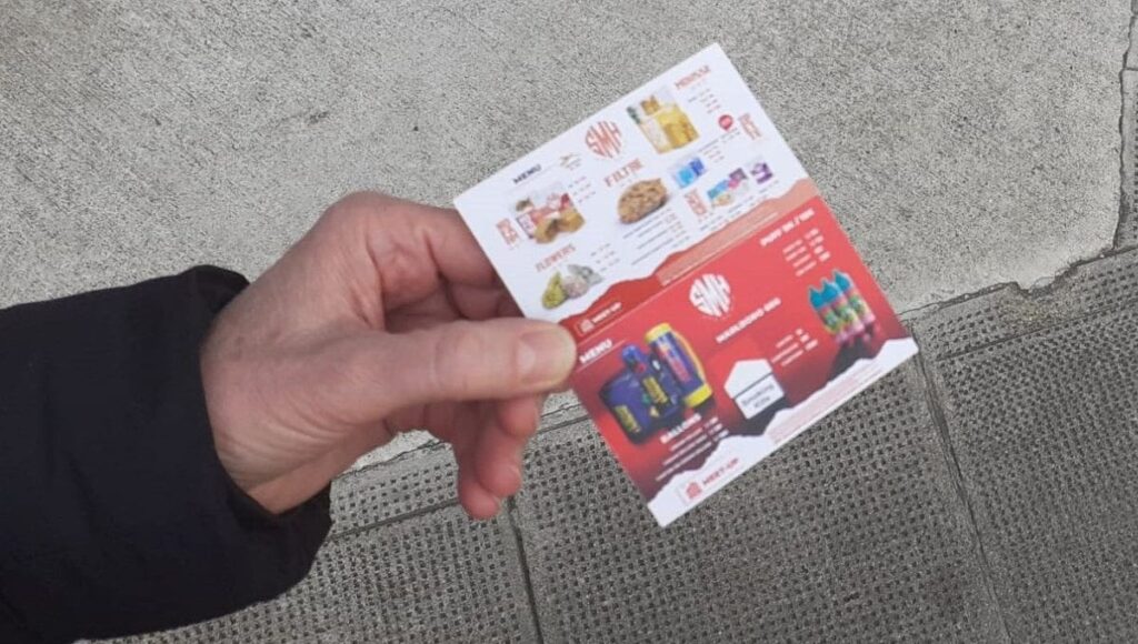 Isère : des flyers de drogue dans les boîtes aux lettres