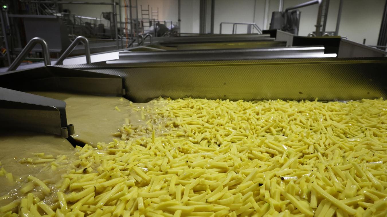 Nord : des frites, des camions… et des voisins en ébullition