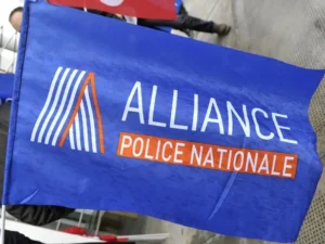 Les policiers d’Alliance veulent forcer Bayrou à entendre leur colère
