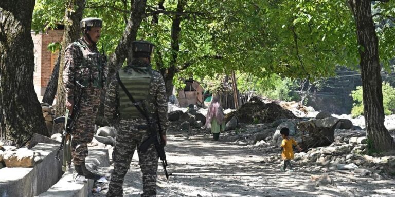 L'Iran tente de désamorcer les tensions entre l’Inde et le Pakistan après l’attentat meurtrier au Cachemire
