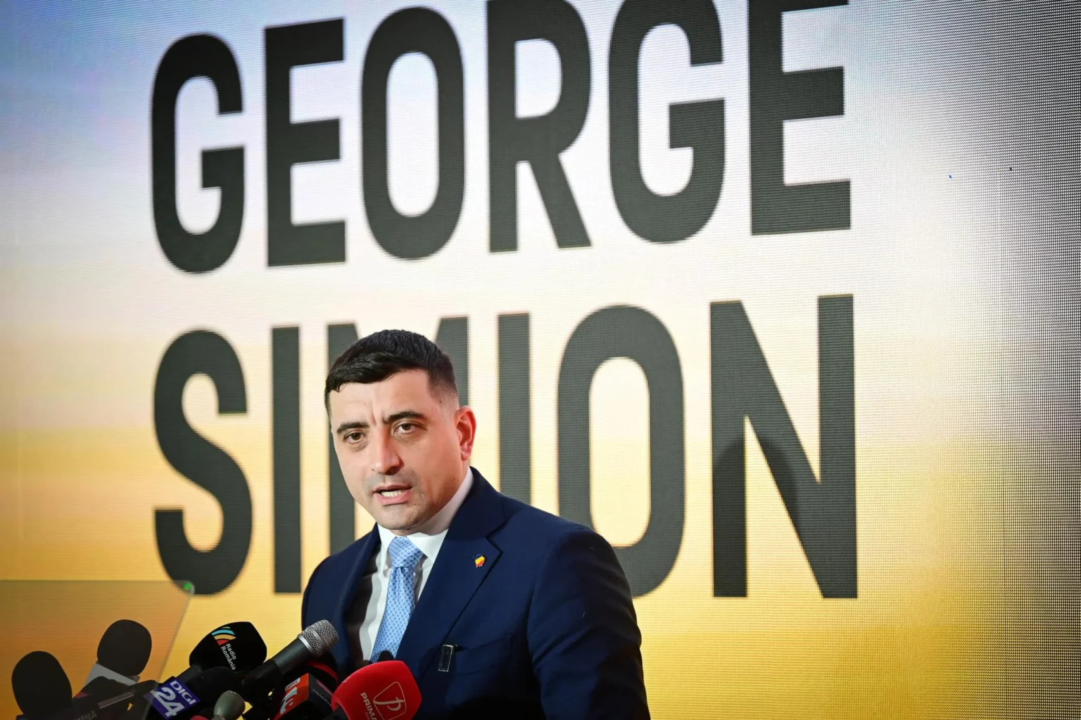 Présidentielle roumaine : George Simion en position de force malgré les attaques contre son rival