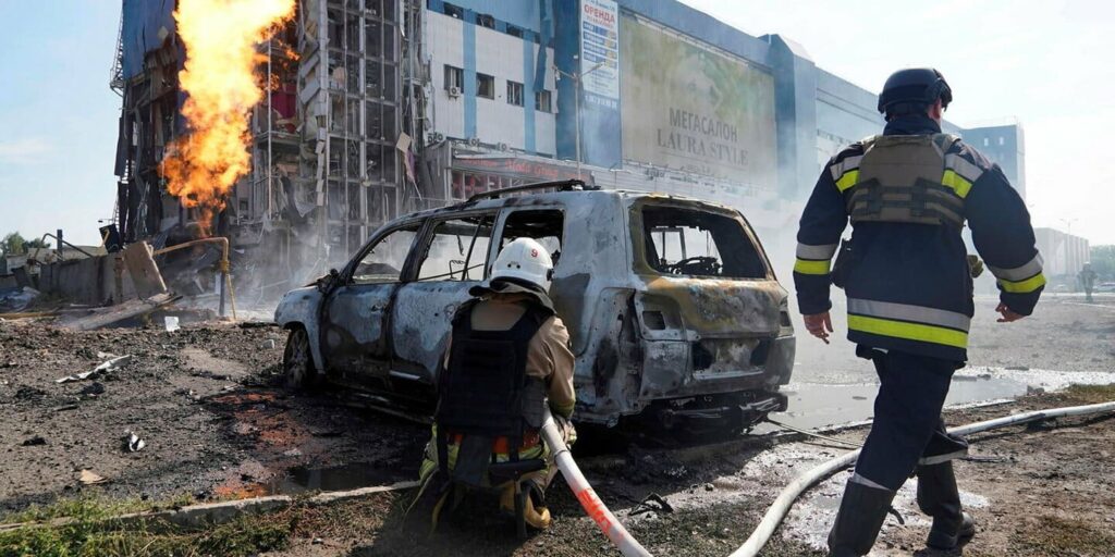 Kharkiv frappée par des drones russes : 47 blessés et appel pressant de Zelensky à l’aide internationale