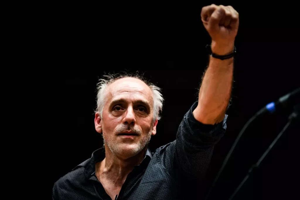 Philippe Poutou ouvre une librairie à Bordeaux : “Une autre manière de militer”