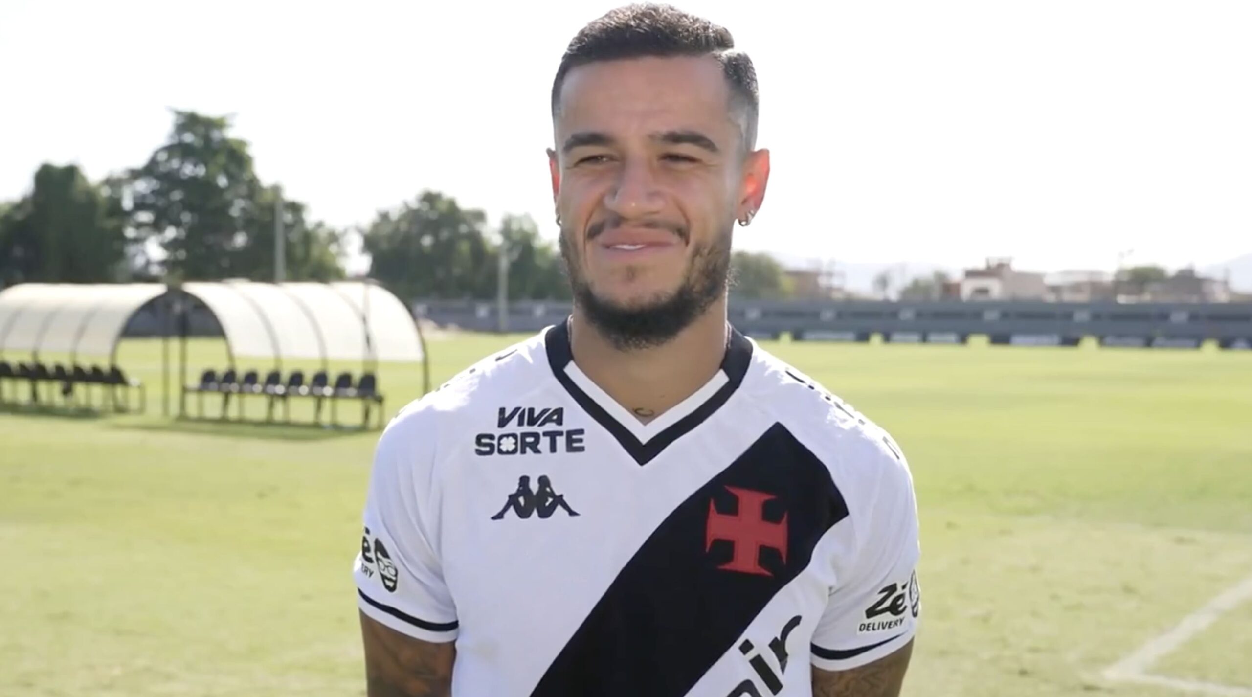 Vasco de Gama - Philippe Coutinho interpellé par une fusillade en pleine interview au centre d'entraînement