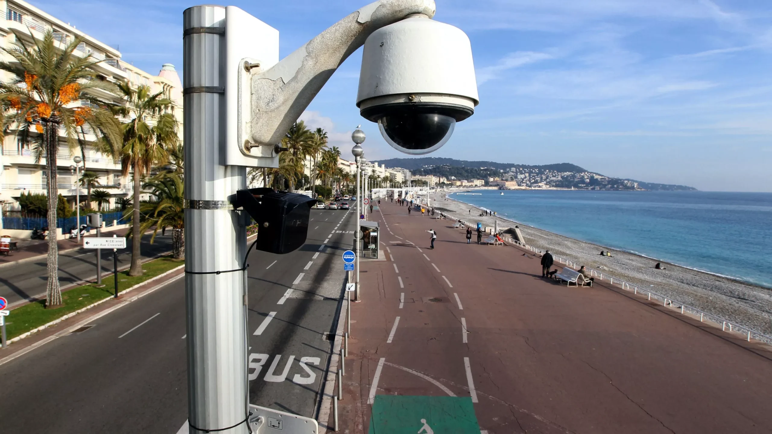 Bras de fer à Nice : la CNIL coupe les caméras scolaires, Estrosi crie au scandale