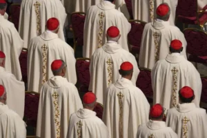 Un cardinal influent appelle à élire un pape tourné vers l’unité et non les intérêts personnels