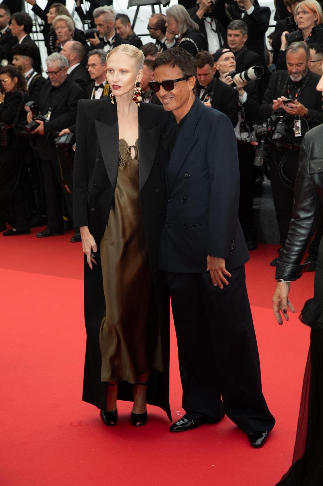 Un Souffle D’élégance Sur La Croisette