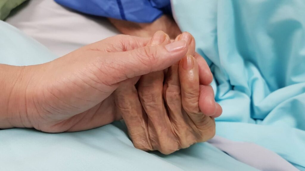 Fin de vie : l’aide à mourir bientôt encadrée par cinq conditions strictes