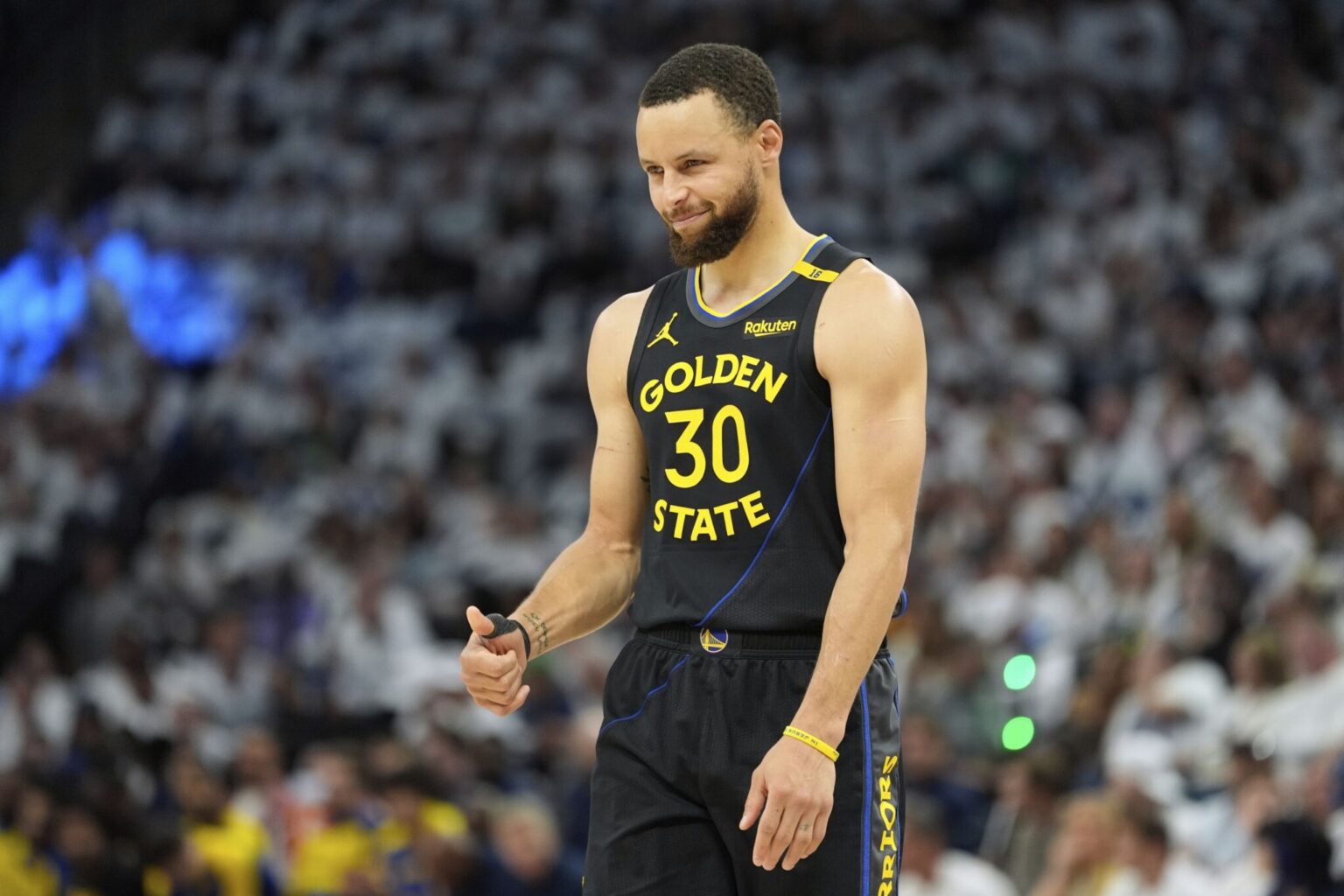 Stephen Curry blessé Warriors Timberwolves Basketball playoffs NBA