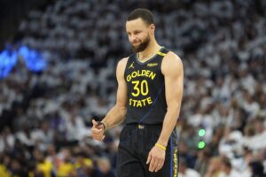 NBA Playoffs - Les Warriors surprennent Minnesota mais perdent leur star Steph Curry !