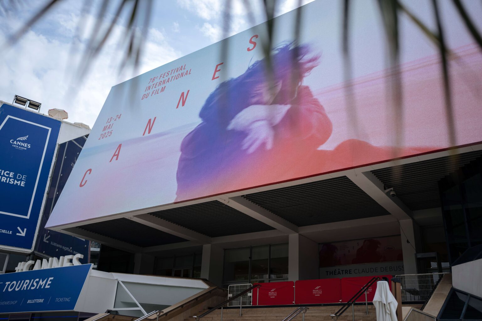 VIDÉOS - Cannes 2025 s’ouvre en fanfare : hommage à l’Ukraine et Palme d’or d’honneur pour Robert De Niro