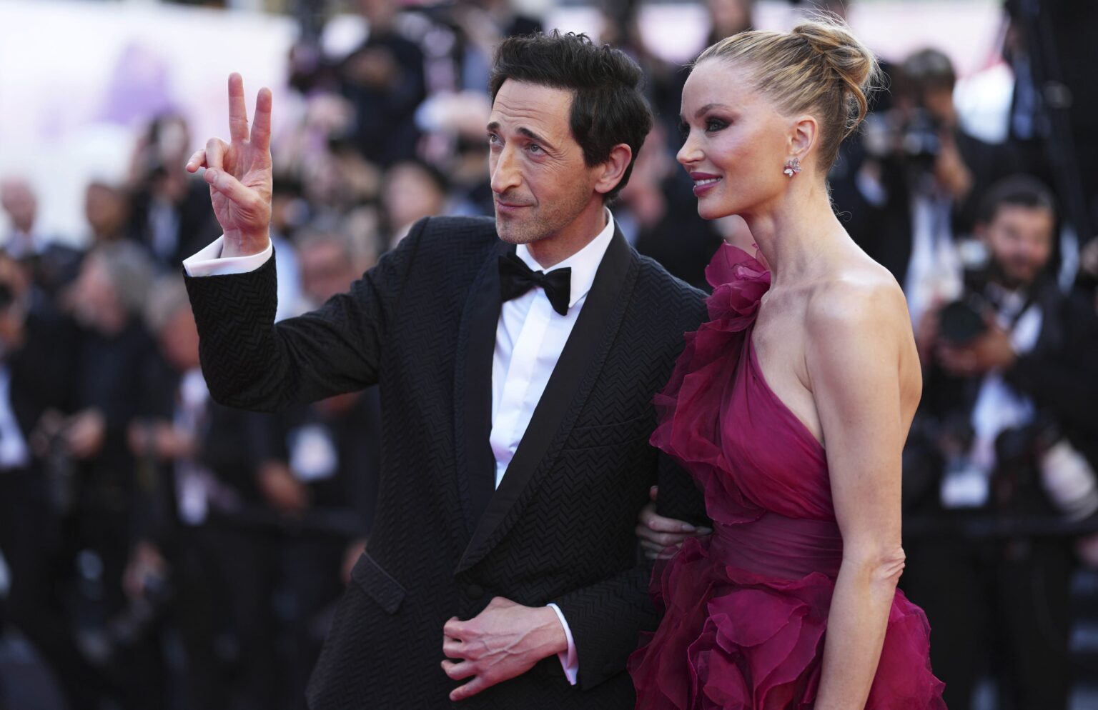 Adrien Brody, Oscar du Meilleur acteur 2025, fait sensation au Festival de Cannes