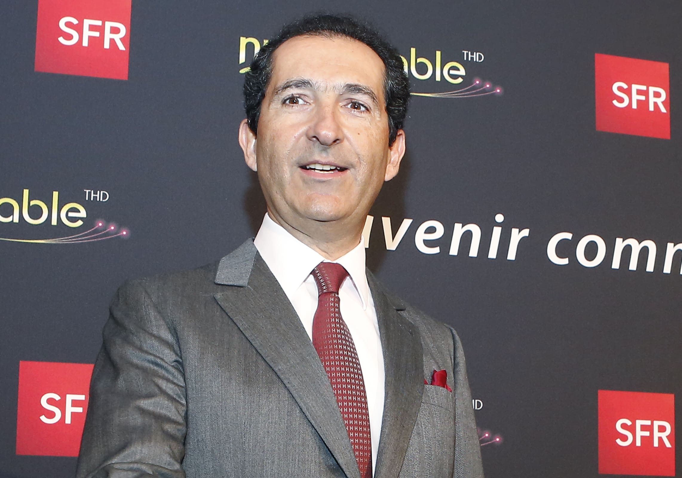 Le choc ! SFR bientôt sous procédure de sauvegarde accélérée, plombée par ses 15 milliards de dettes. Patrick Drahi obligé de vendre?