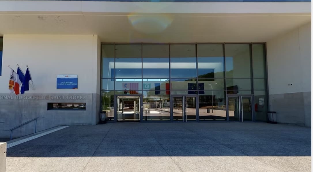 Saint-Tropez : les deux lycéens mis en cause pour harcèlement définitivement exclus