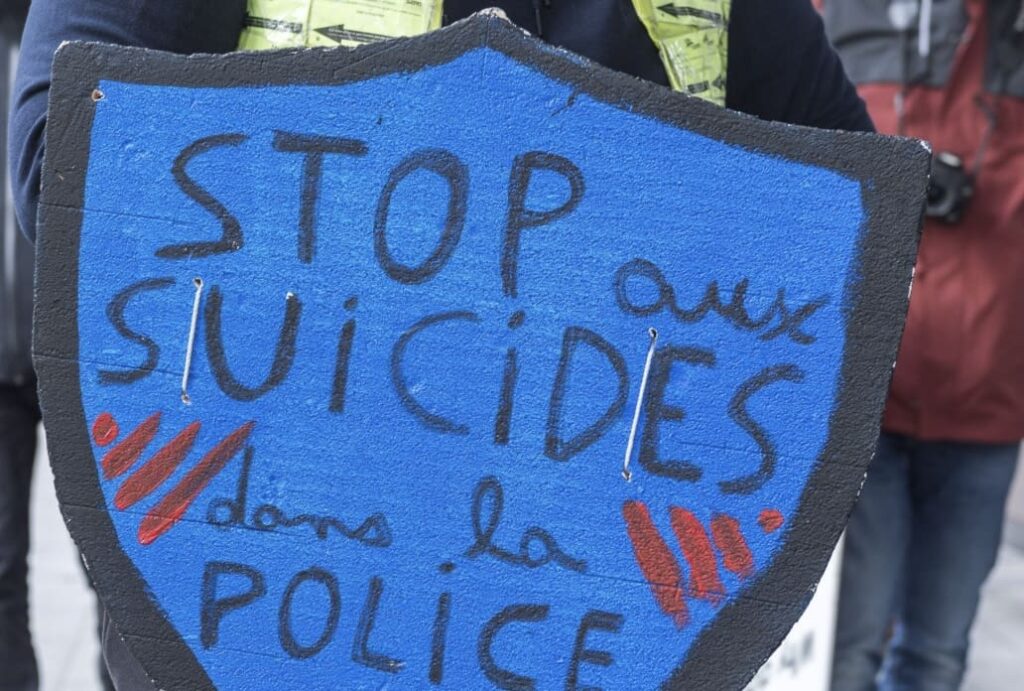 Un policier de 52 ans se donne la mort près de Nice avec son arme de service