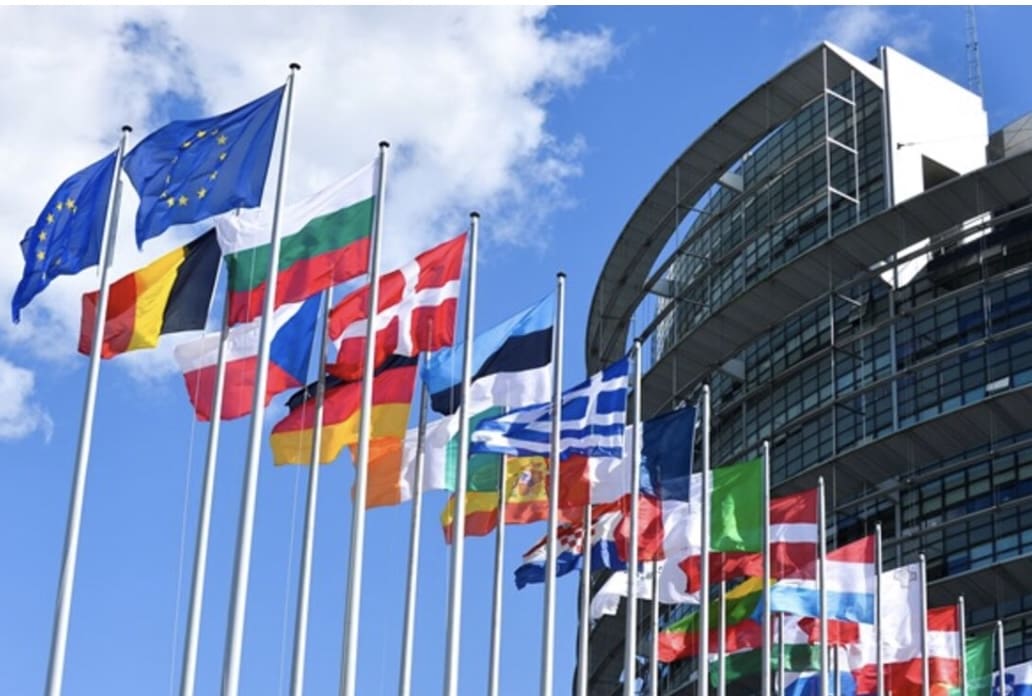 L’UE accorde un sursis aux constructeurs automobiles en matière de CO₂