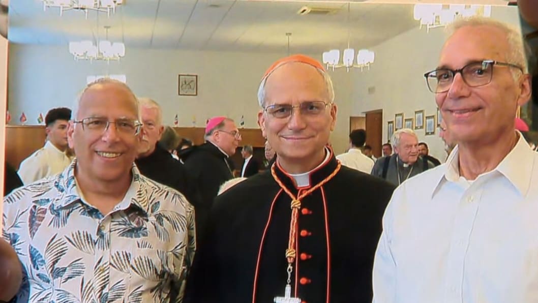“Il voulait jouer à la messe” : les révélations touchantes du frère du pape Léon XIV sur son enfance américaine