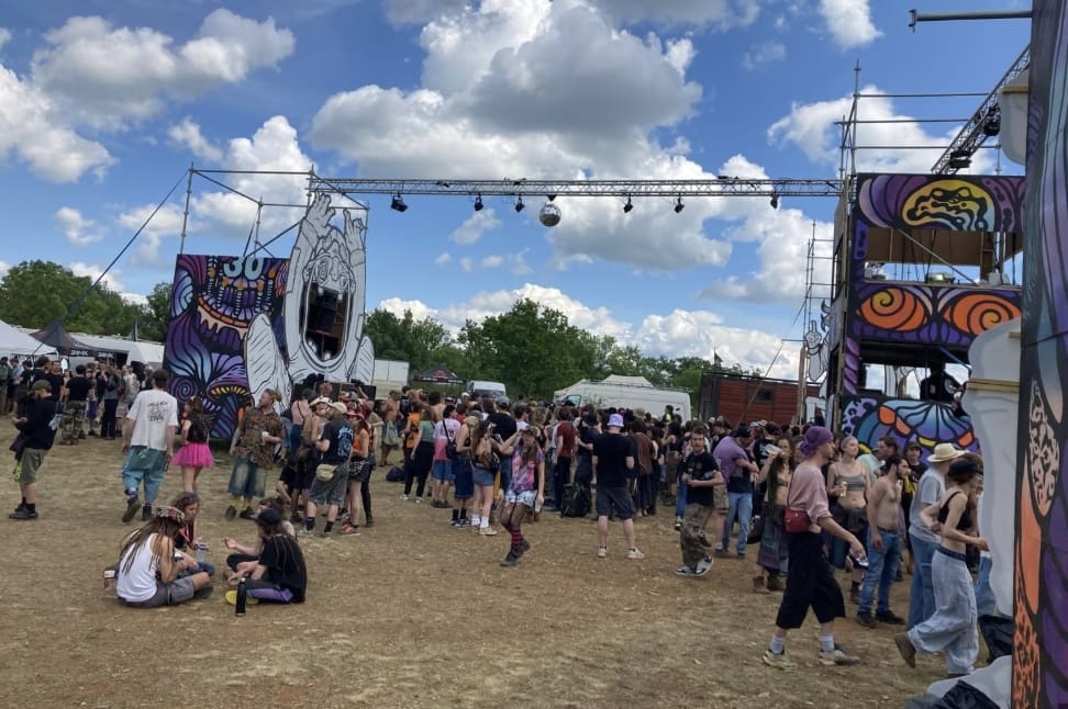 Lot : 10.000 personnes réunies pour une rave illégale sous haute surveillance