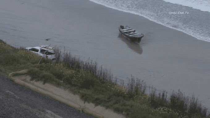 Naufrage au large de San Diego : trois morts et neuf disparus après le chavirage d’un bateau