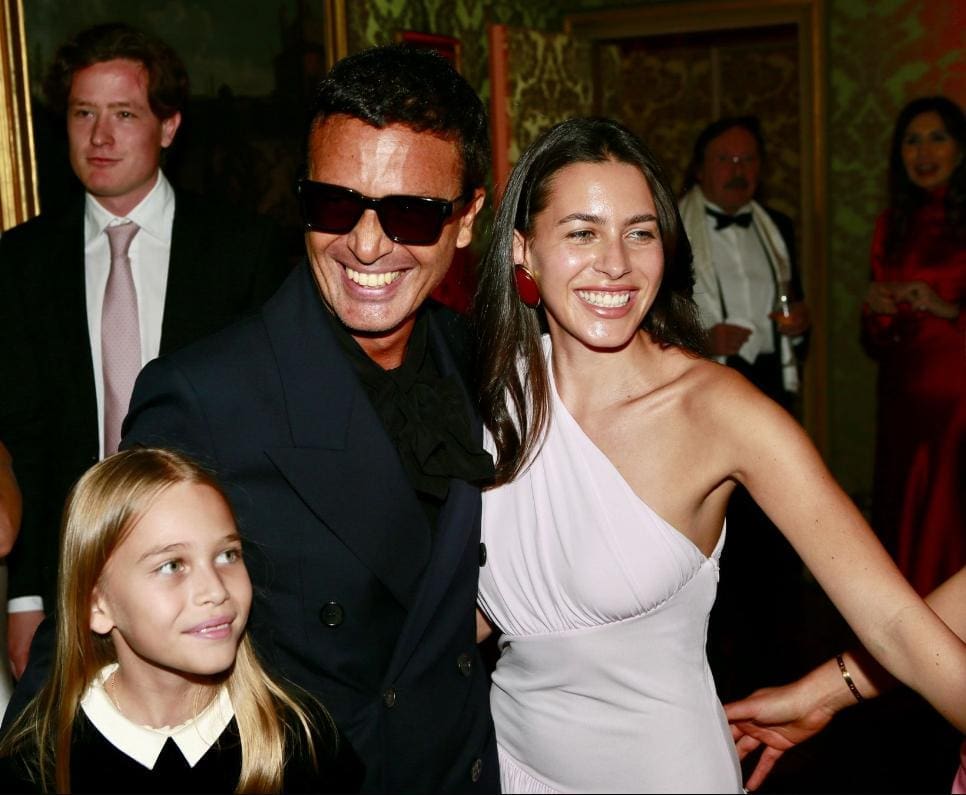 Omar Harfouch Et Deux De Ses Filles, Gustavia Et Estelle