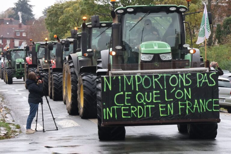Blocages sur les autoroutes du Nord : les agriculteurs de la FDSEA 59 en colère contre le « détricotage » de la loi Duplomb