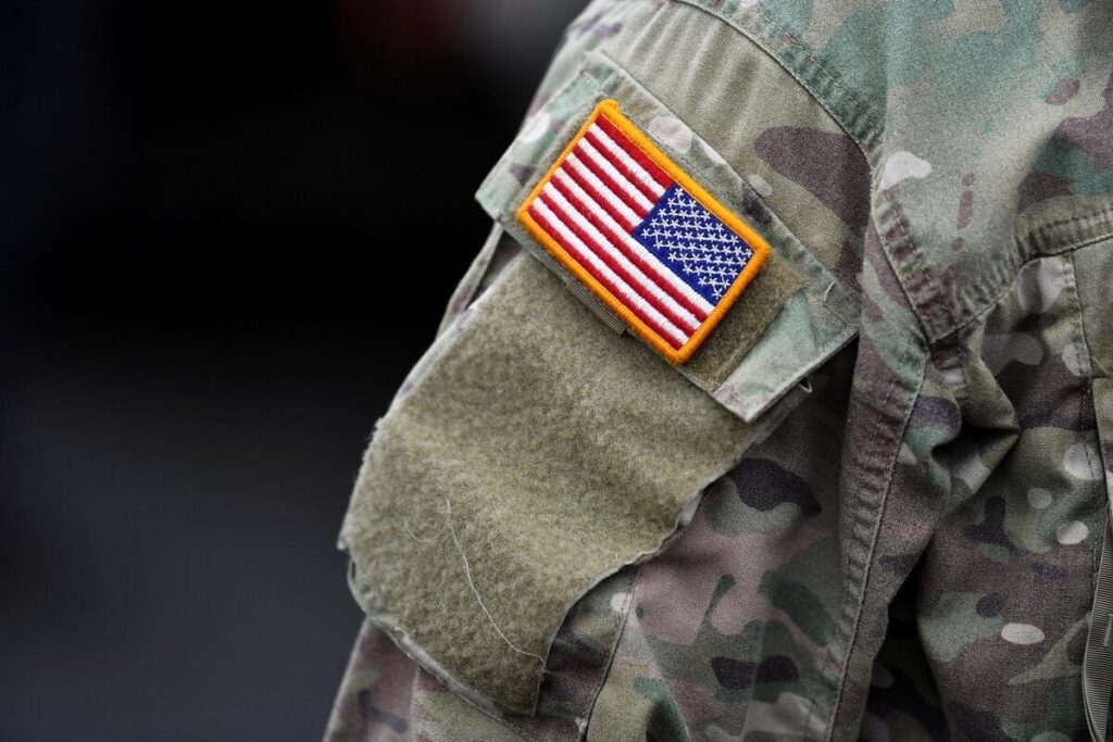 Le Pentagone suspend les soins de santé pour les soldats transgenres dans le cadre de la nouvelle politique de Trump