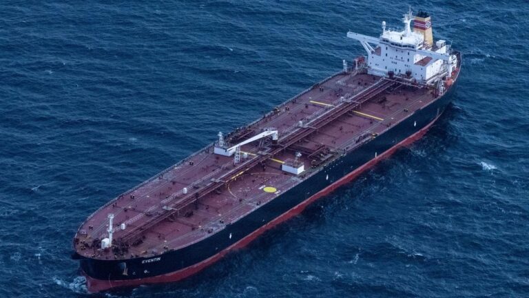 La marine estonienne tente d’intercepter un pétrolier russe de la « flotte fantôme » en mer Baltique