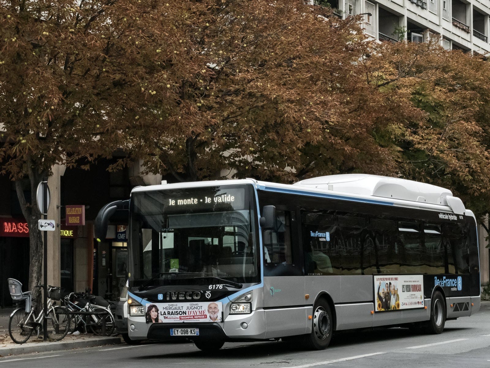 Une passagère refoulée d’un bus à cause de sa tenue, le chauffeur sanctionné