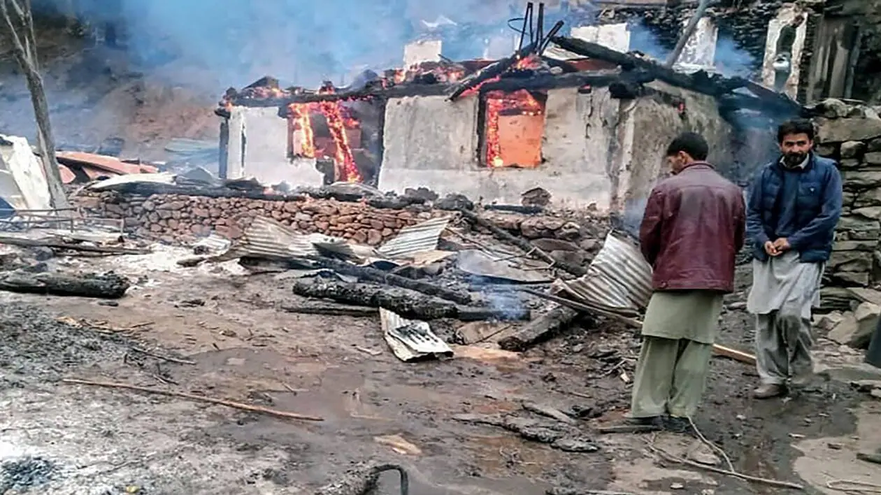 13 civils tués au Cachemire pakistanais en 12 heures alors que les échanges de tirs se multiplient