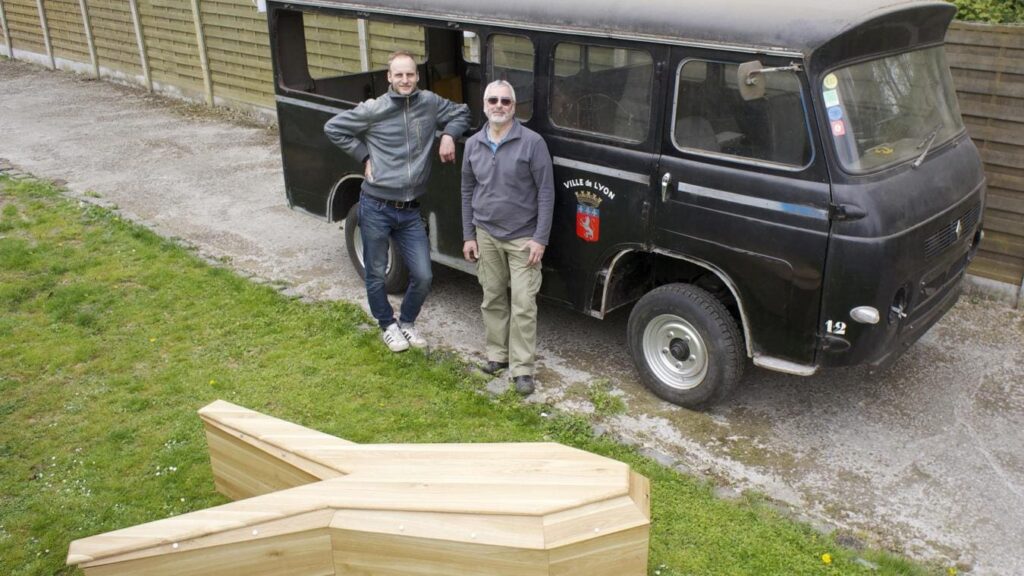 Philémon Vanorlé, créateur du cercueil à deux jambes, s’éteint à 47 ans à Lille