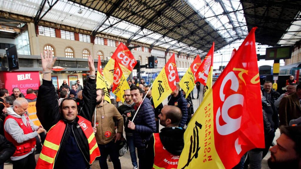 SNCF : promesse de dialogue, mais la grève continue
