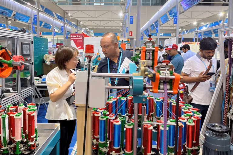 Chine : l’apaisement commercial avec les États-Unis freine les licenciements massifs, mais le marché du travail reste fragile