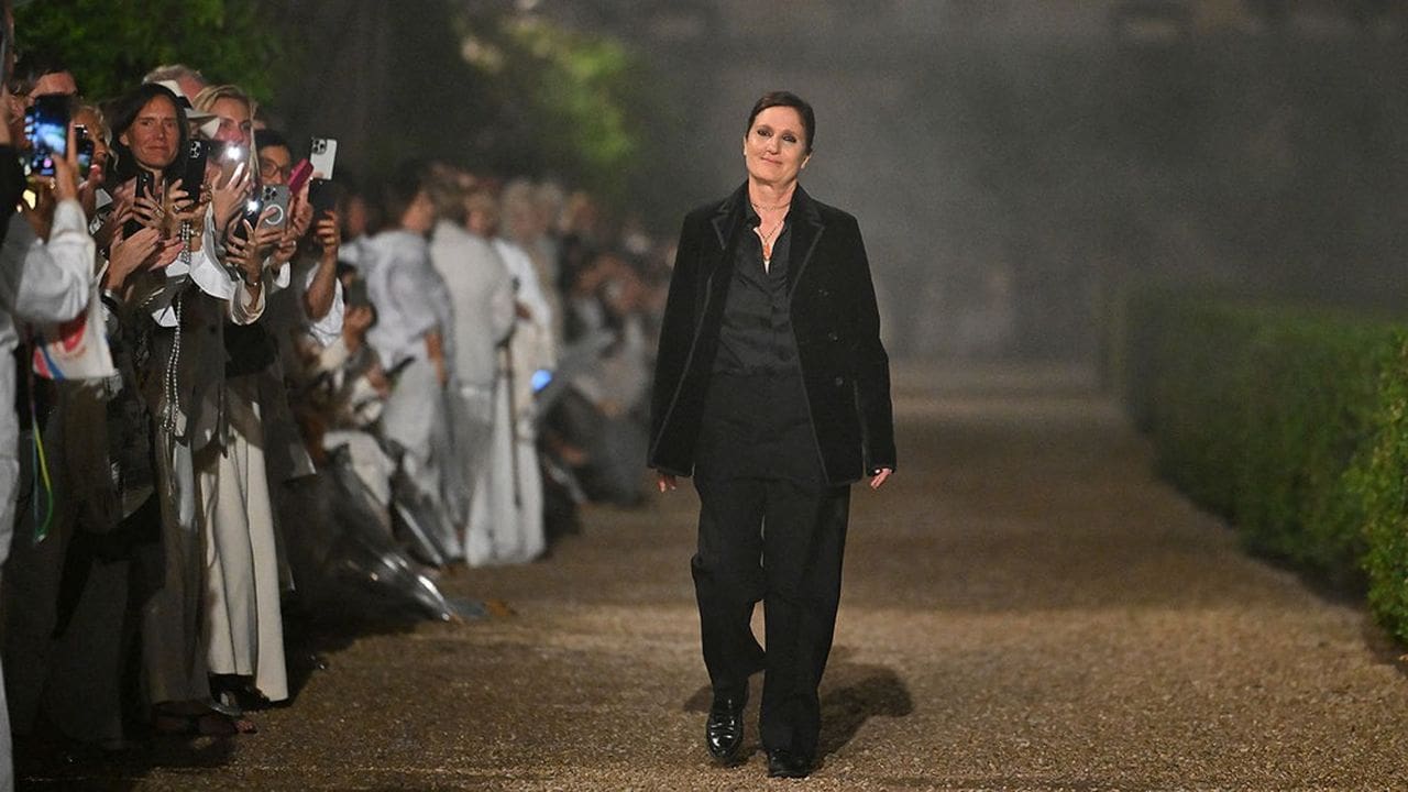 Maria Grazia Chiuri quitte Dior : la fin d’un chapitre féministe et créatif