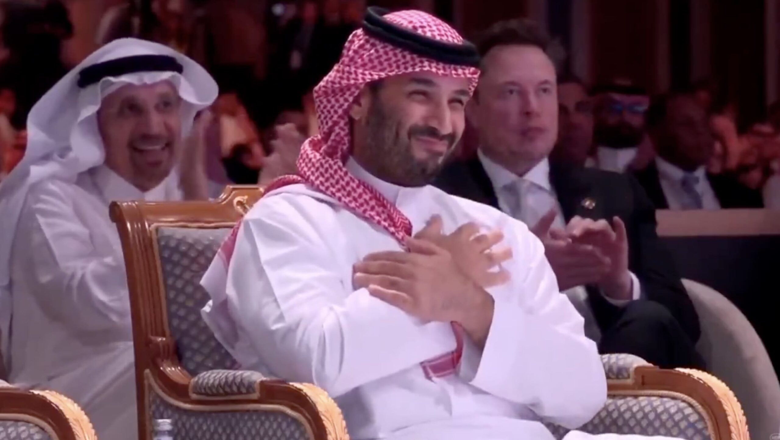 VIDEO - Donald Trump lève les sanctions contre la Syrie, Mohammed ben Salmane applaudit