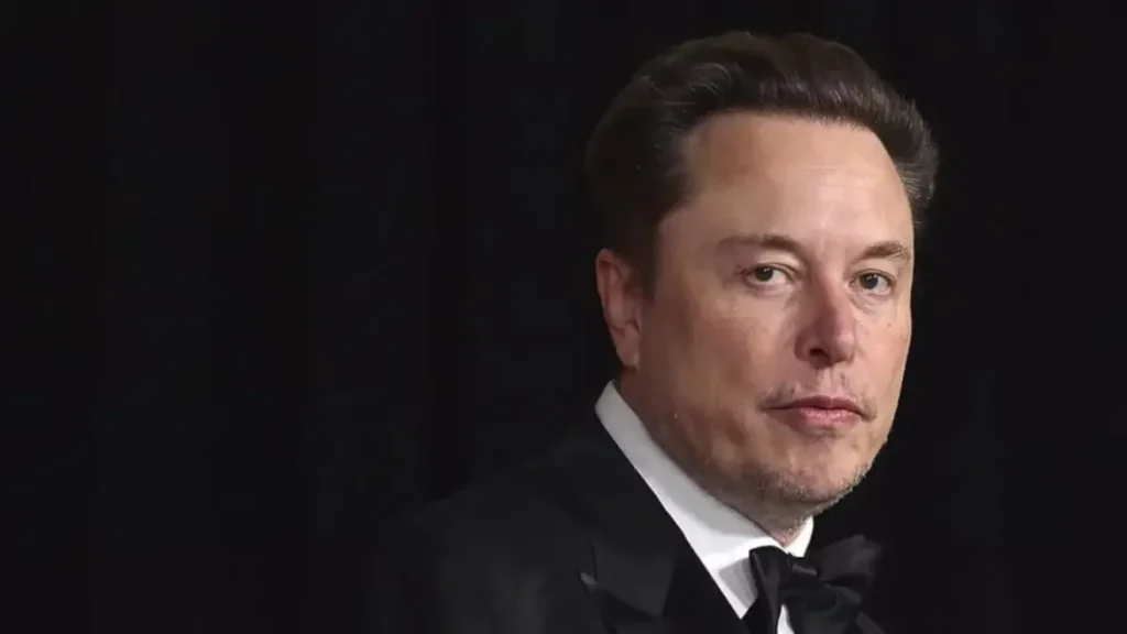 Elon Musk promet de rester à la tête de Tesla dans cinq ans malgré les pressions politiques