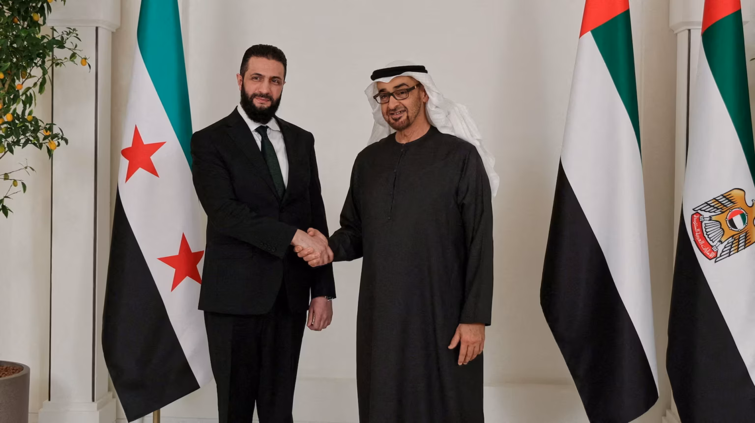 – Négociations secrètes Israël-Syrie : les Émirats arabes unis jouent les médiateurs pour apaiser les tensions régionales