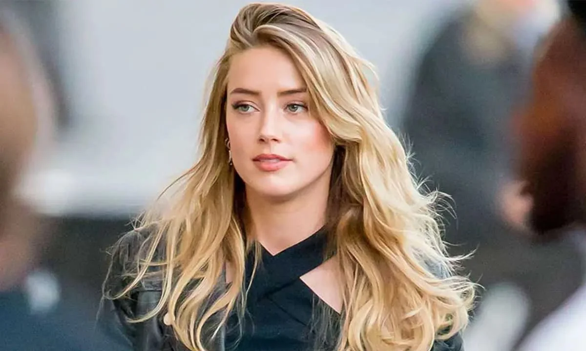 Amber Heard révèle les prénoms de ses jumeaux dans un message émouvant pour la fête des mères