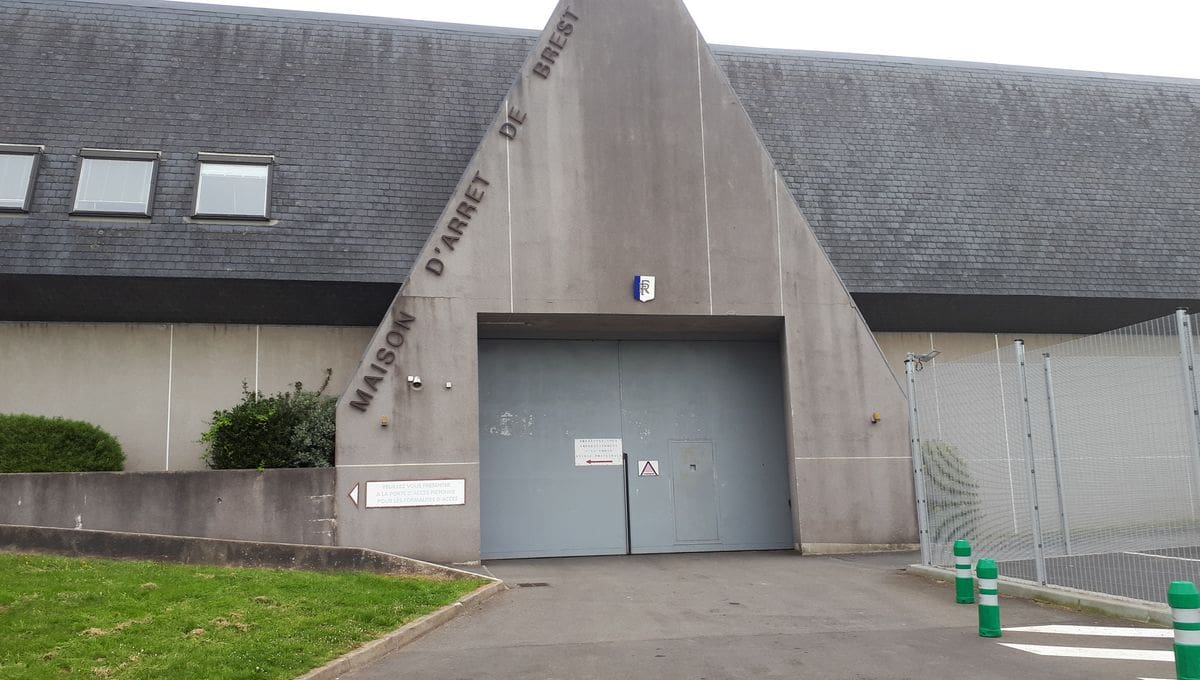 Finistère : un détenu tente de récupérer sa télé… en justice