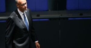 Friedrich Merz entame son mandat par une tournée symbolique à Paris et Varsovie pour affirmer l’unité européenne