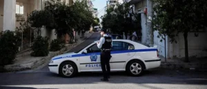 Grèce : la police démantèle un groupe d'extrême droite accusé d'agressions et de violences racistes