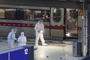 Attaque au couteau à la gare centrale de Hambourg : 17 blessés, une femme arrêtée