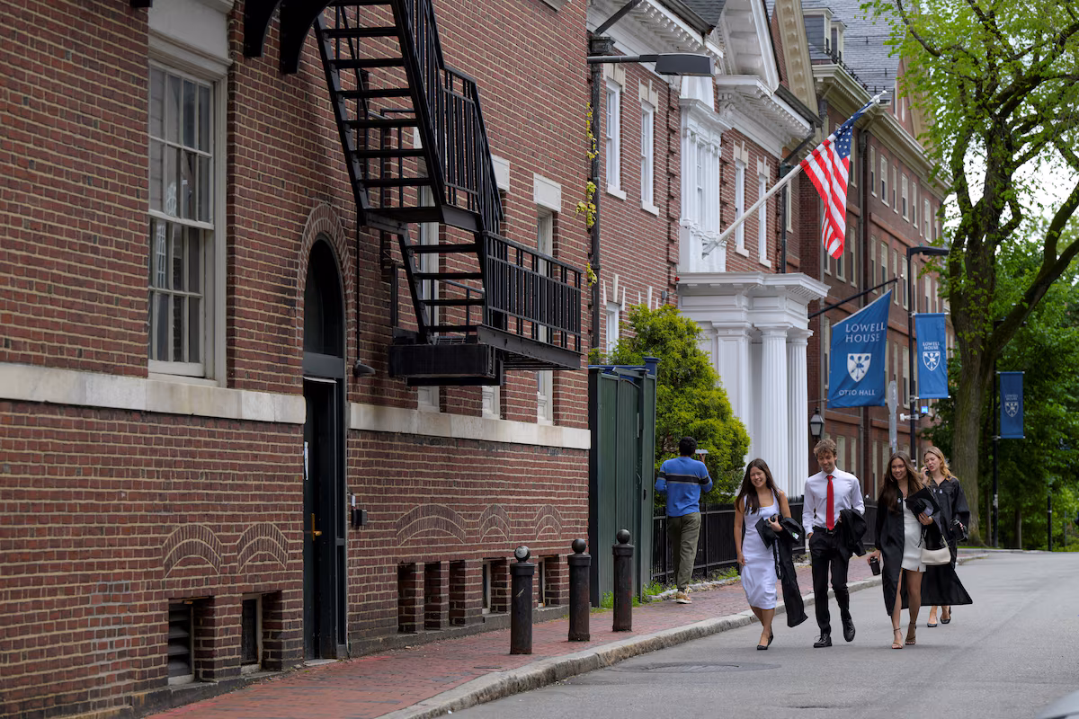 Trump intensifie son offensive contre Harvard : 100 millions de dollars de contrats fédéraux visés