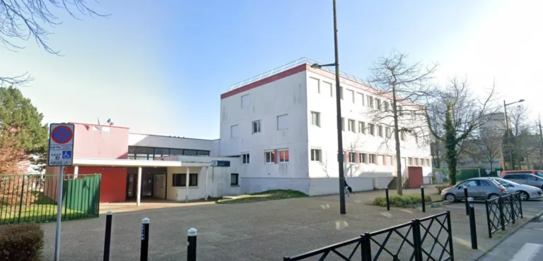 Jets de bouteilles au collège Jules-Vallès au Havre : 500 élèves confinés