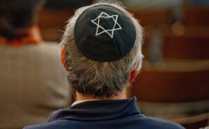 Gard : un septuagénaire roué de coups, le parquet confirme le caractère antisémite