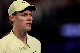 Jannik Sinner de retour à Rome après sa suspension pour dopage, accueilli en héros à l’Open d’Italie